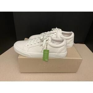New! Womens TAOS Plim Soul Lux White Sneakers/ Shoes. Size 8 Wide. Nice Shoes!